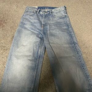 relaxed fit blue jeans